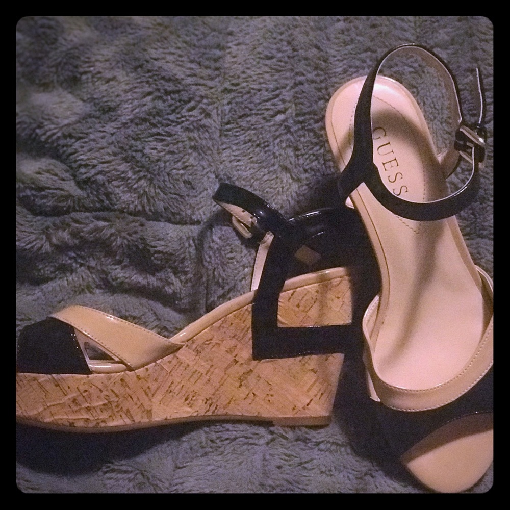 Size 7 Guess Espadrille-style wedge